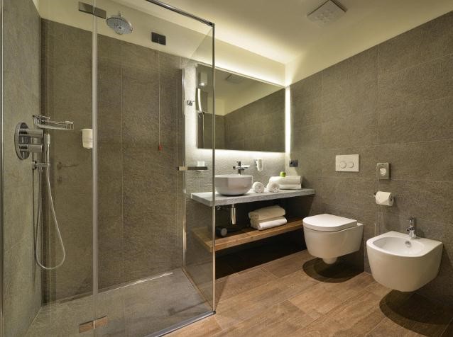 Linea dispenser Hotel per area bagno e doccia